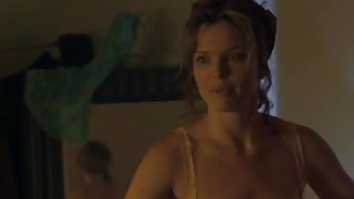 Dina Meyer,Angela Featherstone in Federal Protection (2002)